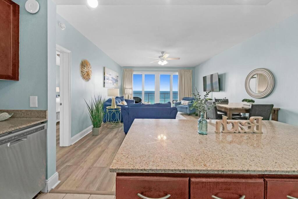 Apartment Gulfview #1809 At Laketown Wharf
